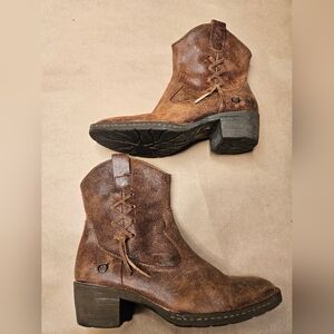 Born Karin distressed leather ankle boots in a tobacco brown color. Size 7